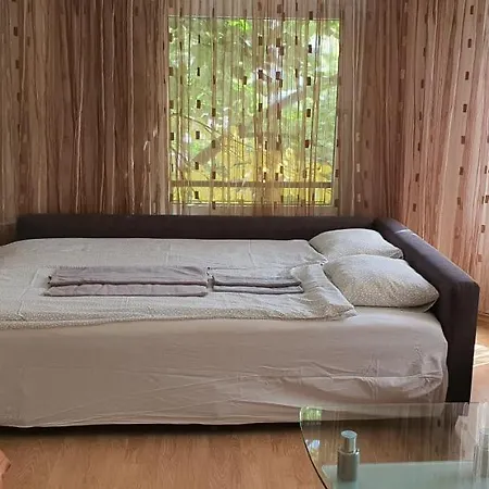 Apartment Top Center *